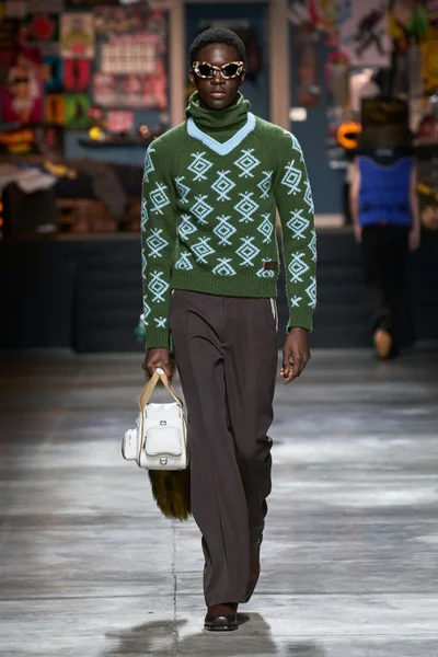 Look 33